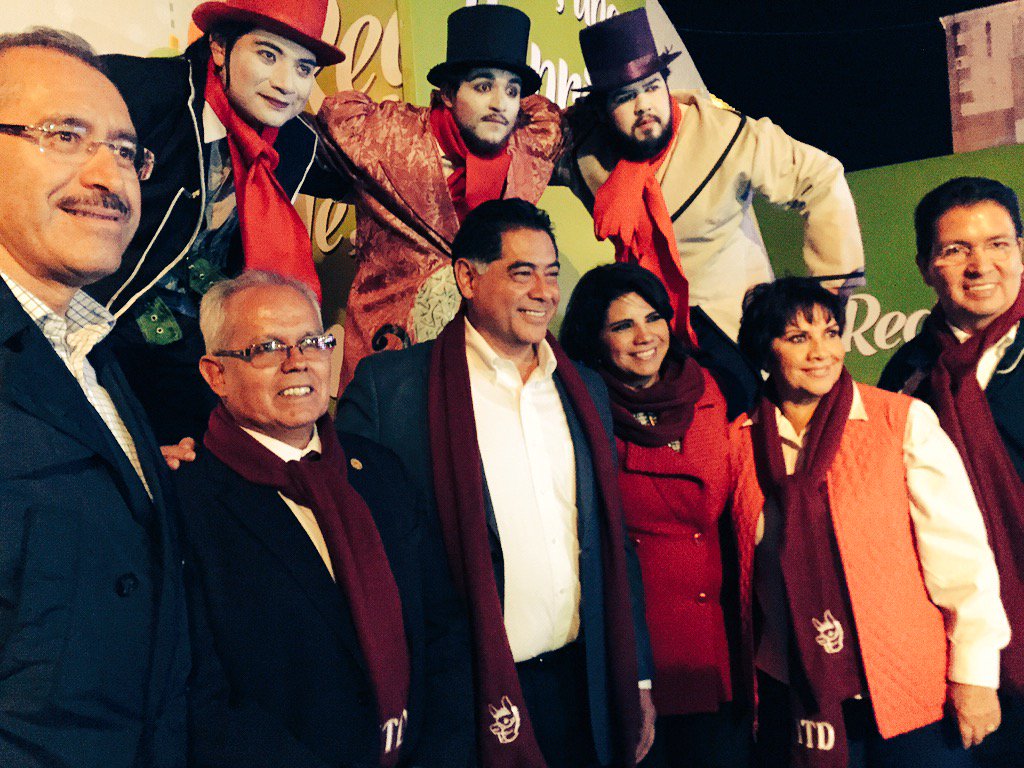 lucerogonzalezh's tweet photo. El espectacular cierre #RadioMaratón2015 felicidades @itdurango @ByCENED_Oficial @ujed @DIF_Durango 179mil sonrisas https://t.co/vLq4VRVRxZ