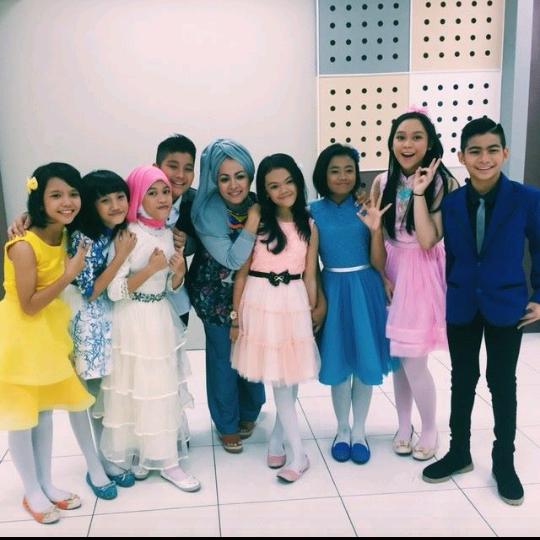 AkilahAddict's tweet photo. 4besar laca1 w/ @devita_laca2 @Rurimdws @DhirgaMHS Khansa 😊 and Teh rieke Roeslan https://t.co/eEEjBnIIfw