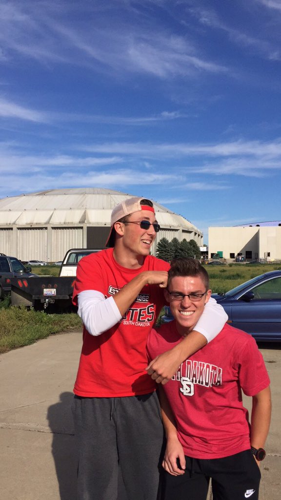 CoachHunterT's tweet photo. Happy birthday to thee slowest man on this earth. @AndrewReuter_4 #mike #IowaTrack #ecard #stretchintheshower https://t.co/5DMfn7hHDd