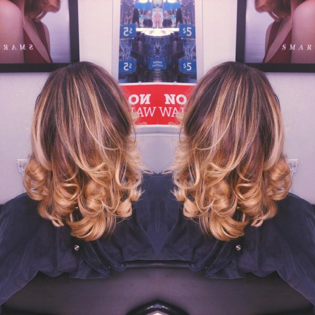 EalissaM's tweet photo. Dark mocha and warm blonde color melt/baylayage https://t.co/haCXzS1JHa
