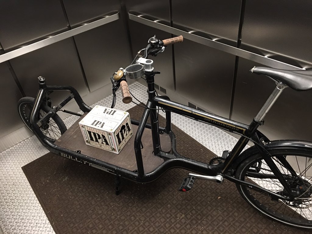 ChicagoCargo's tweet image. Just had @lagunitasbeer IPA delivered by @SauceyApp to my place in under 30 min! Wanna try a delivery on a BULLITT??