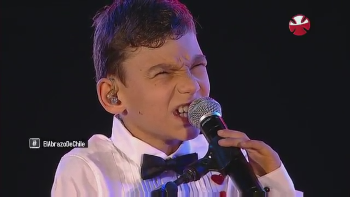 Adrián Martín Vega, canta por primera vez ante tanta gente. TeletonChile modoteleton Adrián Martín Vega, canta por primera vez ante tanta gente. TeletonChile modoteleton