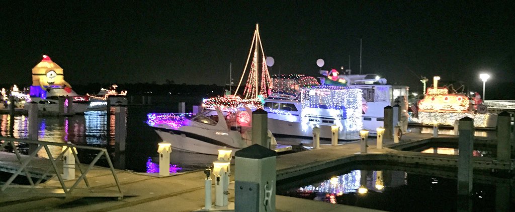 TiffanyVHutto's tweet photo. That's a wrap for the @CommFirstCU #lightboatparade. Thx for following my tweets for @jaxdotcom & Happy Holidays! https://t.co/1A4wyilLGl