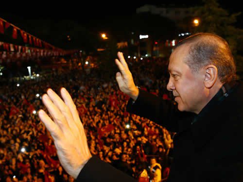 tcbestepe's tweet photo. “Terörle Mücadeleyi Taviz Vermeden Sürdüreceğiz”
https://t.co/CEVwlzdTJO https://t.co/lsgykDU2p8