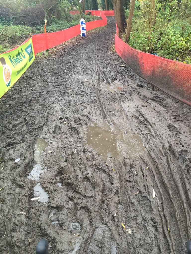 KlaasVantornout's tweet photo. Geen vliegmeting zoals vorig jaar. #hamme #echtecross https://t.co/TcoYVgraFz