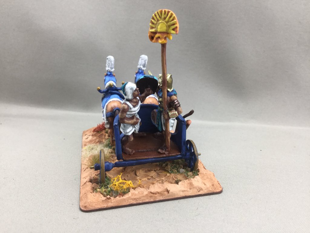 Oldwargamer's tweet photo. #Ancient #Egyptian #chariot #Blacktreedesign #sun #standard #warmongers #FoG #Fieldsofglory #wargaming #25mm https://t.co/pYvhUzJpaw