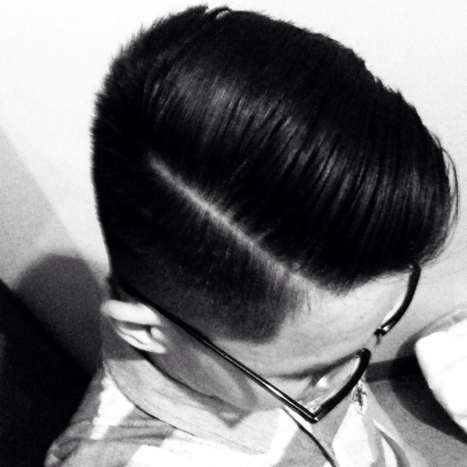 Raaaaaaaaaaaf's tweet photo. Thanks to master ryan of #SlickBarbersCo and to #Eightwolves for the free pomade ☝🏻️ https://t.co/kuSan6bxQn