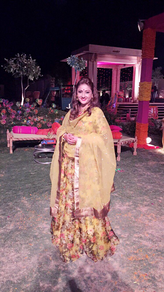 In the beautiful <a href="/rajatktangri/">Rajat Tangri</a> outfit 😘😘😘😘