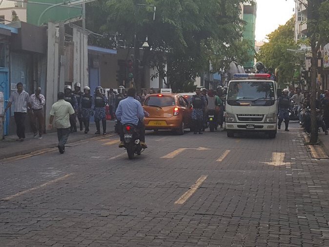 batteyaw's tweet photo. #FreePresidentNasheed NOW! #UNWGAD #ICCPR #UNSG #MDP⚖  #UNGA #UNGA2015 #UNWGAD 
Today MaléCity #Maldives🇲🇻 https://t.co/coGa0FVW7r