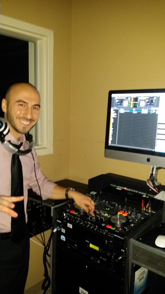 RodneyPinto_TD's tweet photo. @bbBlanc_Events ... our dj helping celebrate #ENorth holiday party #amazingdj #celebration #keepthemusicplaying https://t.co/MhasFlRjvg