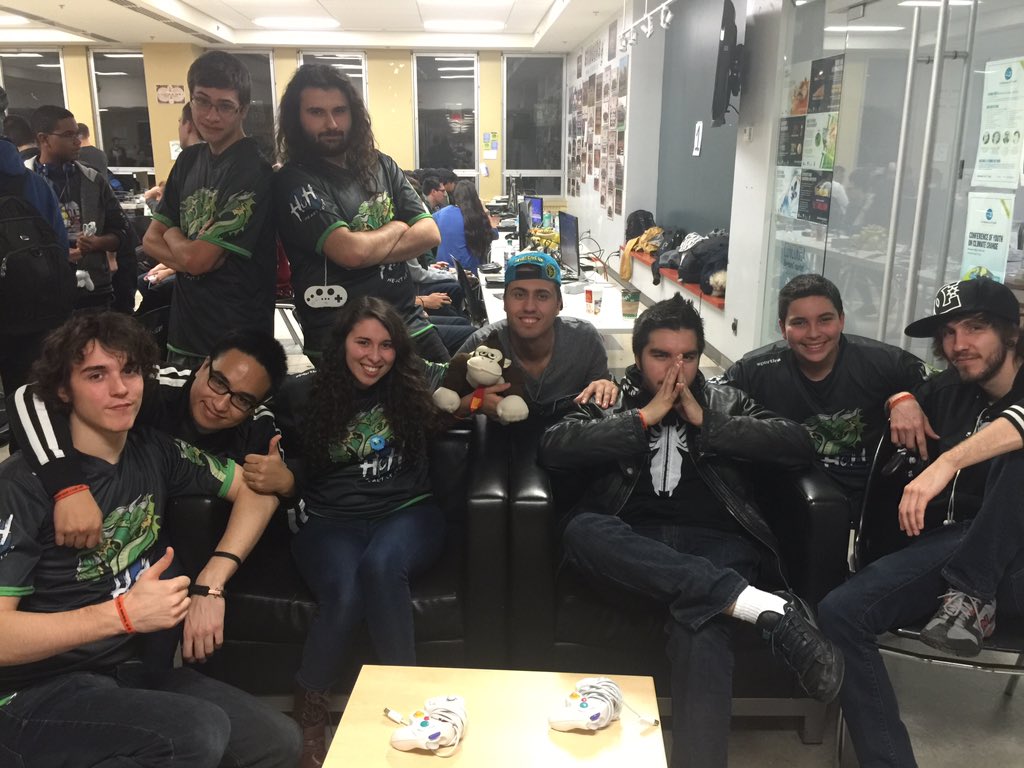 SuperGirlKels's tweet photo. #HoH after a huge interview! Funnest ever! #SmashIntensifies https://t.co/bYg0iSAWhg