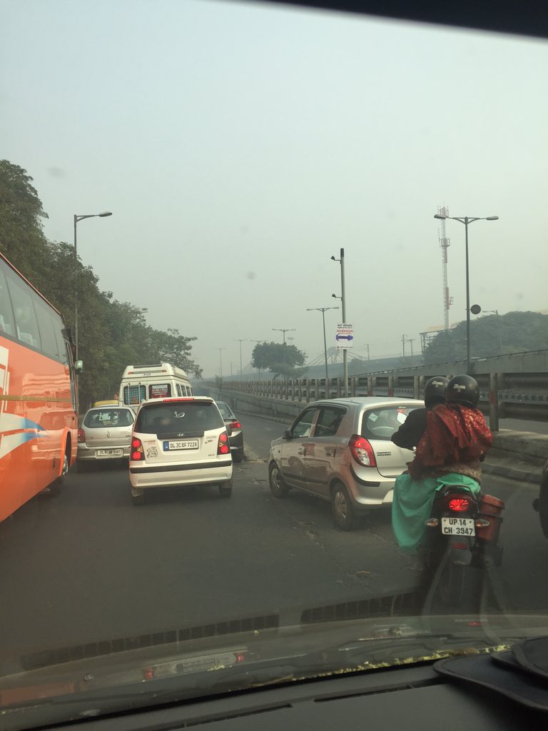 vivekrajindia's tweet photo. @TrafflineDEL @dtptraffic so Moolchand flyover has been closed going towards Defence Colony! https://t.co/S3BERBLYMM