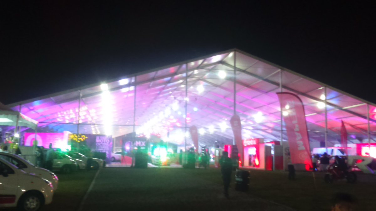JorgeGarchia's tweet photo. Y al final del #CarShowMapfreDF #CenaTwittera #Tacos @jazminmurillo14 @AutosyMas https://t.co/kBIssoNLJ8