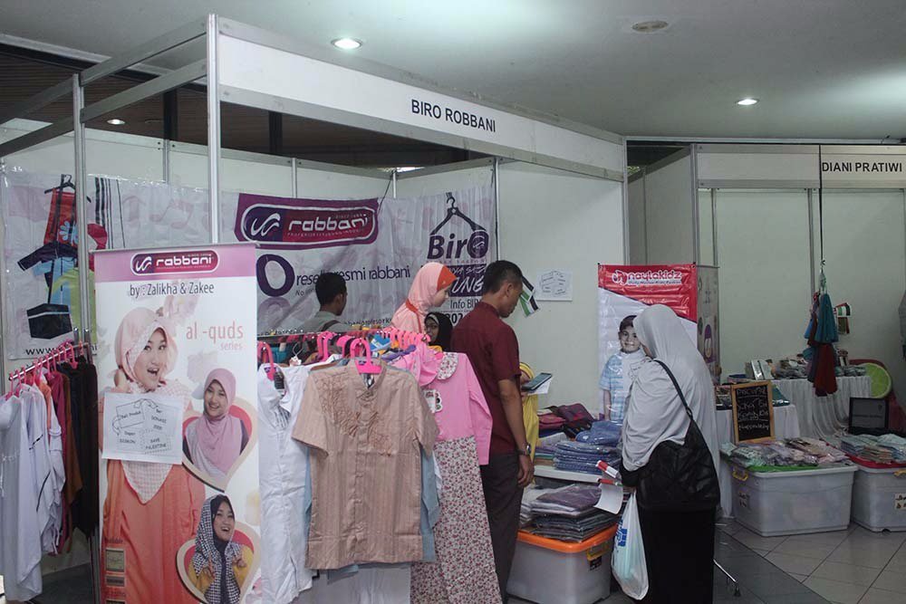 PSD2015_'s tweet photo. Peringatan #PalestineSolidarityDay 2015 turut dimeriahkan pula dgn pelbagai Stand &amp; Bazaar. @InfoKNRP @pkpuhumanity https://t.co/AeBCfakJ1N