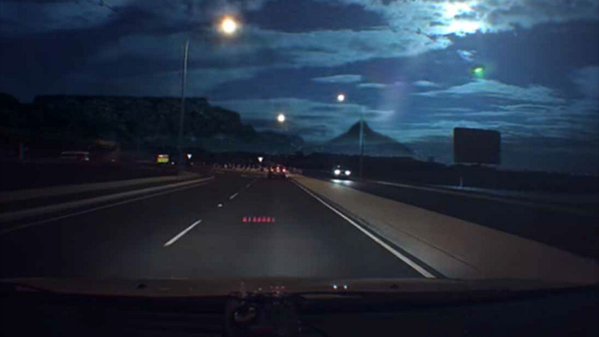 A UFO over Cape Town last night?? #UFOSA 
(pics via <a href="/Nick_Frost/">frostandfurious</a> and <a href="/KatlegoMaboe/">Katlego Maboe</a>)