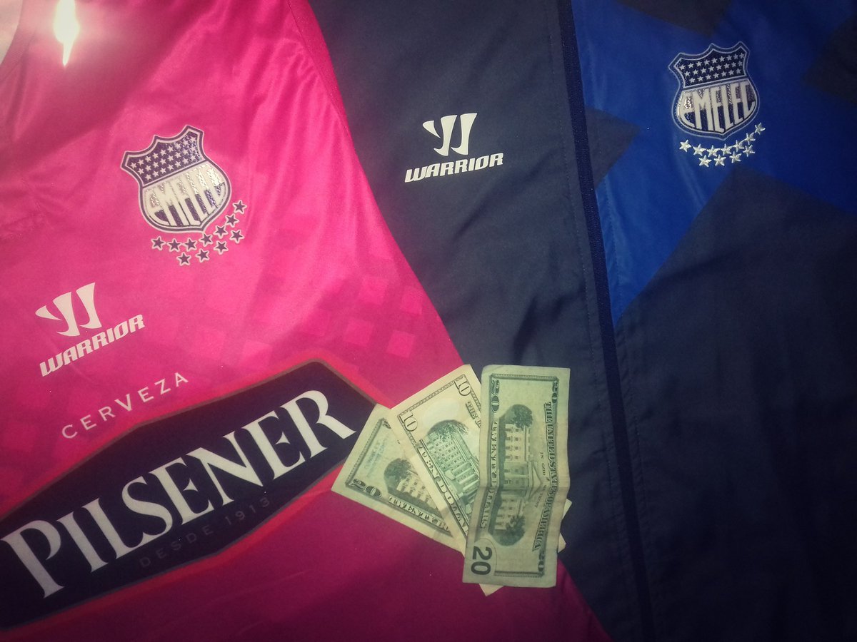 xander_cse's tweet photo. Todos los caminos conducen a la ciudad de Manta 🚘🚗🚌 #MantaEsAzul #Emelec ⚽💙 https://t.co/MzCSZ3xQpa