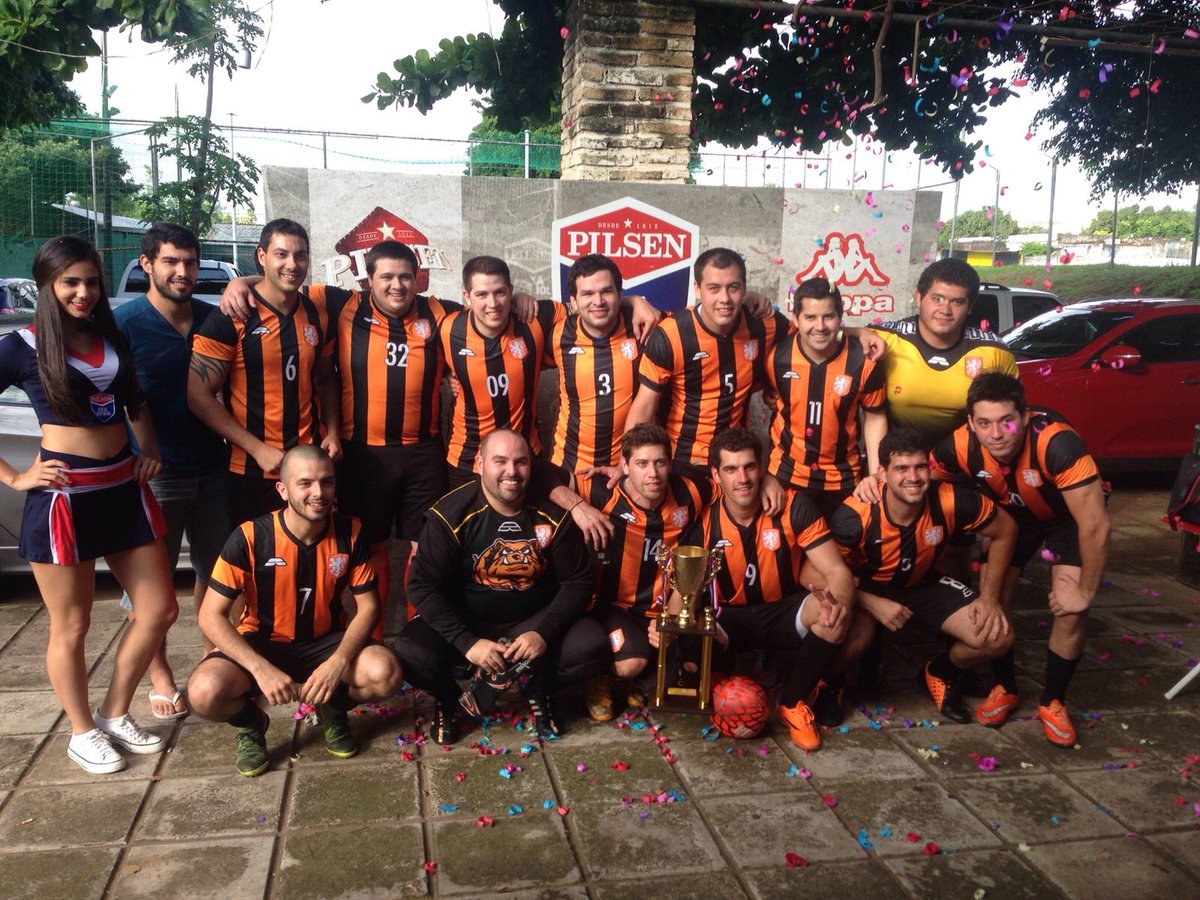 Holanda05FC's tweet photo. PUNTEROS Y CAMPEONES de punta a punta!!! Objetivo cumplido muchachos!!! #TenemosLa🏆 #10Años #LaNaranjaSeSiente https://t.co/vdRa0GmjsA