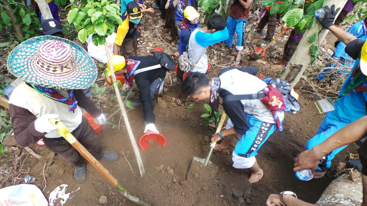 AdhyDault's tweet photo. Rela menolong dan tabah #PWN2015 https://t.co/erO5AGmVF9