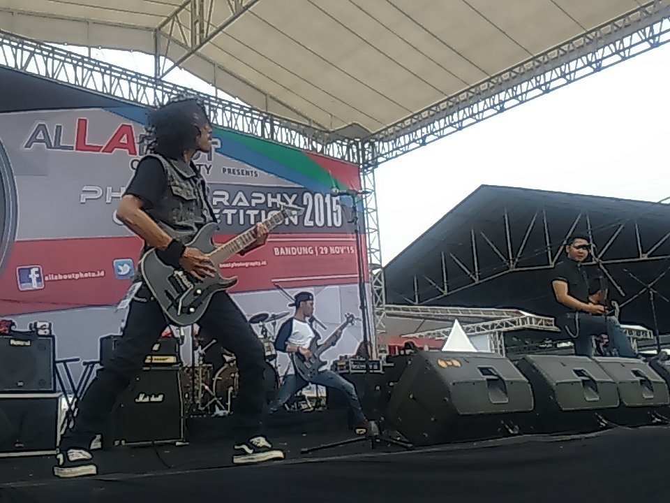 Temperatur Bandung naik 90 derajat Celcius. <a href="/dysplasiametal/">DYSPLASIA</a> bakar panggung! #ALLABOUTCREATIVITY