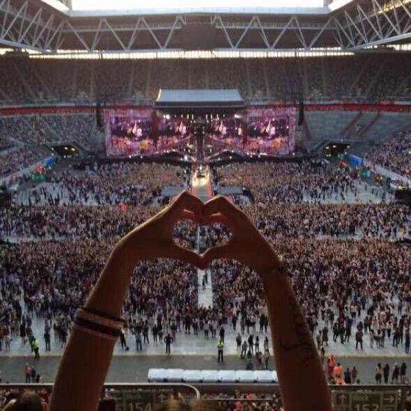 dolphinaple's tweet photo. YOU KNOW I'M ALWAYS COMING BACK TO THIS PLACE

#MTVStars One Direction https://t.co/oWbrHg3H9V