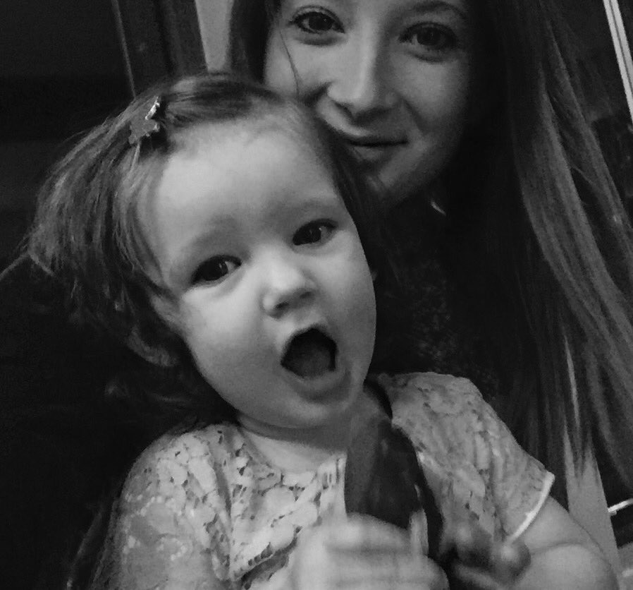 aleexbooth9's tweet photo. where has this year gone? .. happy 1st birthday princess ❤️ https://t.co/WFDjJweLjw