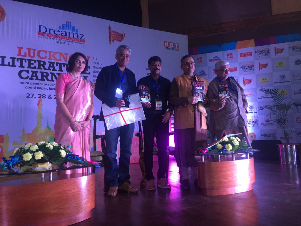 vincentmenezes's tweet photo. #Lucknowliterarycarnival #responseoverwhelming
#Almostfelt #abitlikeastar
#tobeawarded #forabook
.@sardesairajdeep
https://t.co/gpHgUjCnms