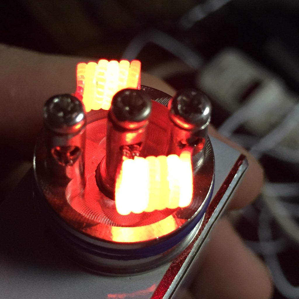 GarageStash's tweet photo. #vape #vapelife #glowshot #vapecommunity https://t.co/SOLrSdezUo