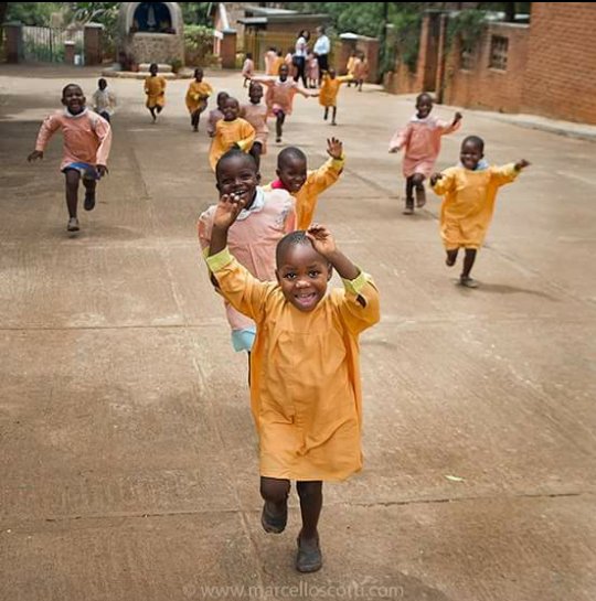 MamenPg_'s tweet photo. Un abrazo tan grande que nos rompa los miedos.💙
¡¡A por ellos vamos!!
St. Mary Rehabilitation Center.
#Chezi #Malawi https://t.co/ifssgFPkV7