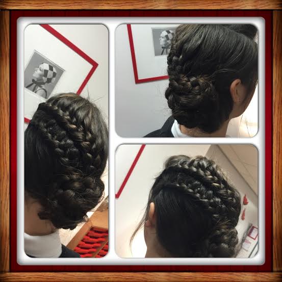 Unity_MissP's tweet image. Year 9 exhibiting their plaiting skills this morning, what a beautiful Waterfall plait, a very proud Miss P!!