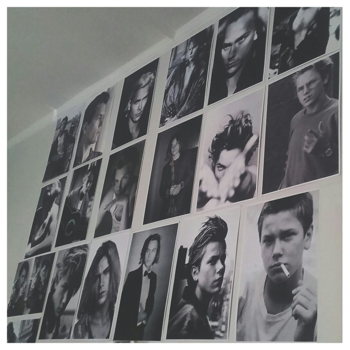 phoenixrivv's tweet photo. My room is a bleessing https://t.co/2zzHKXVm76