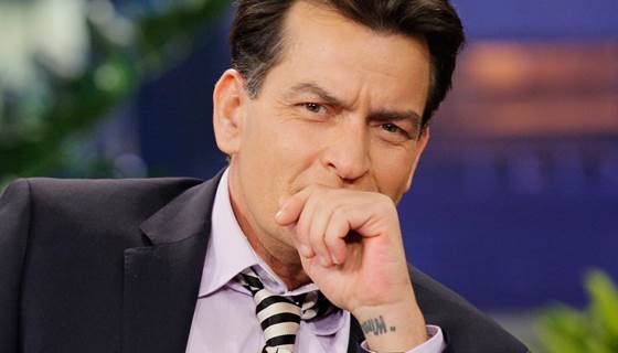 NBCNews's tweet photo. BREAKING: #CharlieSheen has #HIV, but his chances are good https://t.co/Og3FDpLuaI @maggiemfox reports https://t.co/SIv84Gz4YM