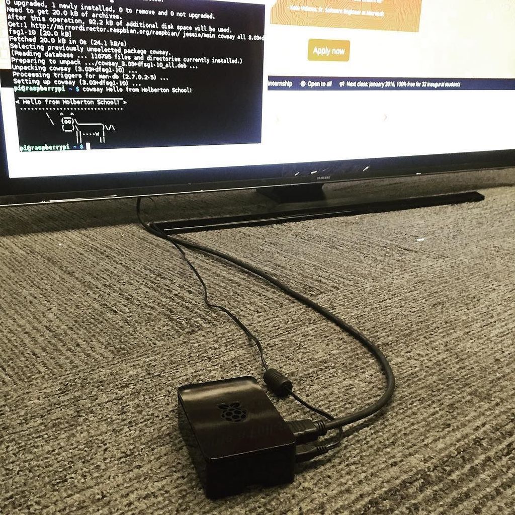 Insta_RaspPi's tweet image. ift.tt/1QIJAXG - Small #raspberrypi but big TV! #holbertonschool #softwareengine… ift.tt/1MOOnFw