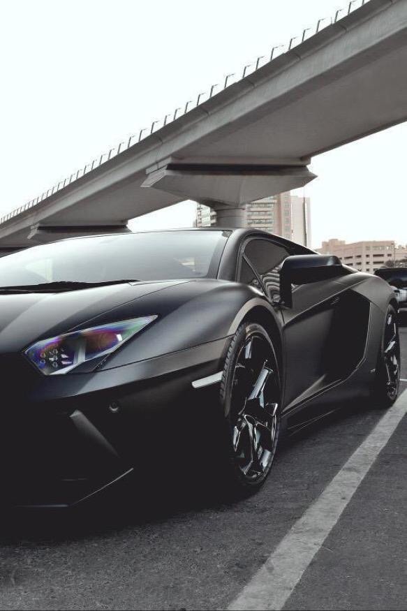 LUXURYPlCTURES's tweet photo. Matte Aventador https://t.co/gNM0pPOTe7