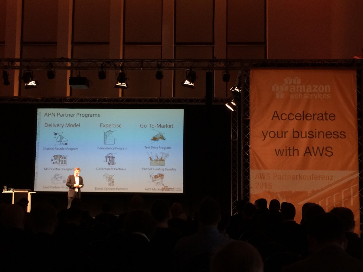 grex3000's tweet photo. Kickoff at #AWS Partnerconference Germany. #NetApp as Logo Sponsor #netappcloud #DataFabric https://t.co/gGT7LXvepk