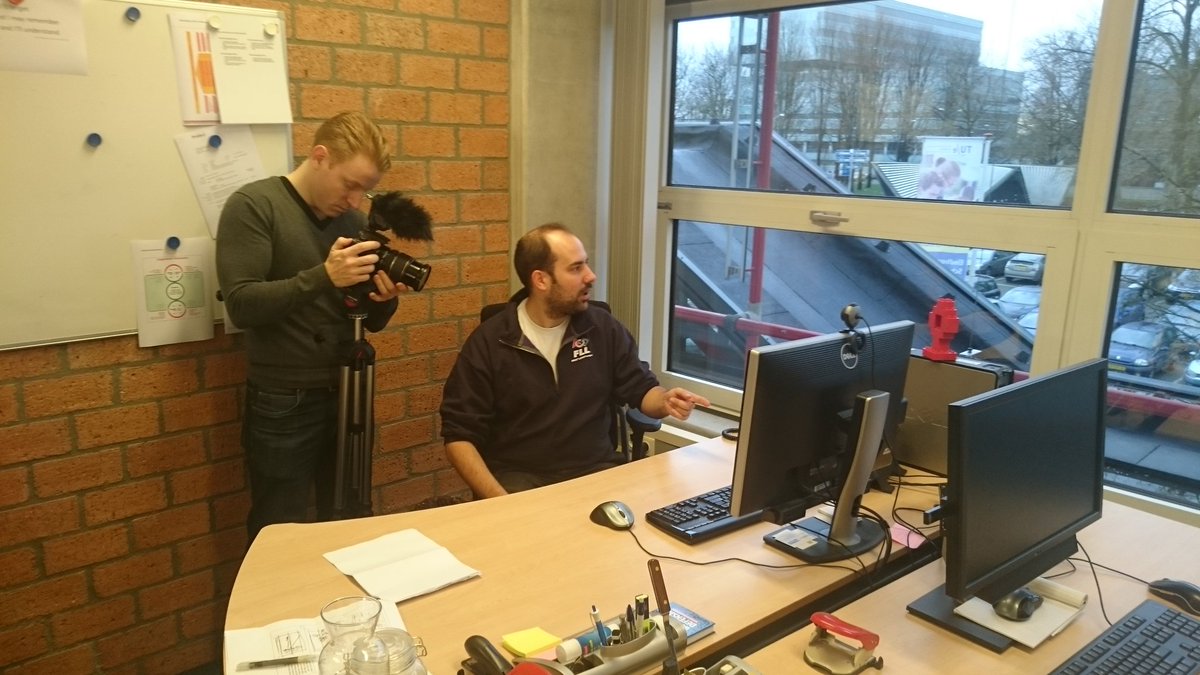 madneze's tweet photo. Opnames voor een aantal #firstlegoleague regio finales. lachen gieren en brullen. #wowstp #fllbenelux https://t.co/O1v5JWgCLm