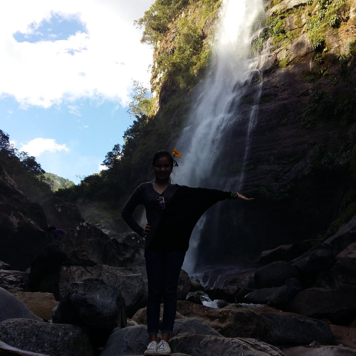 marieyey's tweet photo. 4 hours to get to you! #Bomod-okFalls #Sagada2015 https://t.co/vrYqU9pBWW