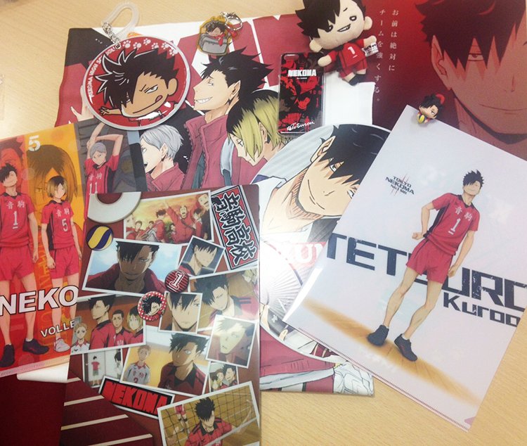 タカラトミーアーツ公式 お 遅くなりました 今日は ハイキュー 音駒高校 黒尾鉄朗さんの誕生日です 黒尾 お誕生日おめでとう 恒例となりつつある アーツの黒尾グッズを集めてのお祝いです 合宿がんばって 黒尾鉄朗生誕祭15 Hq Anime