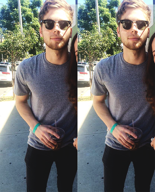 5SOS_SGFam's tweet photo. Lucas Hemmings you are not allowed to be disrespectful I AM TELLING LIZ. #MTVStars 5 Seconds Of Summer https://t.co/qJ93Z5Jy98