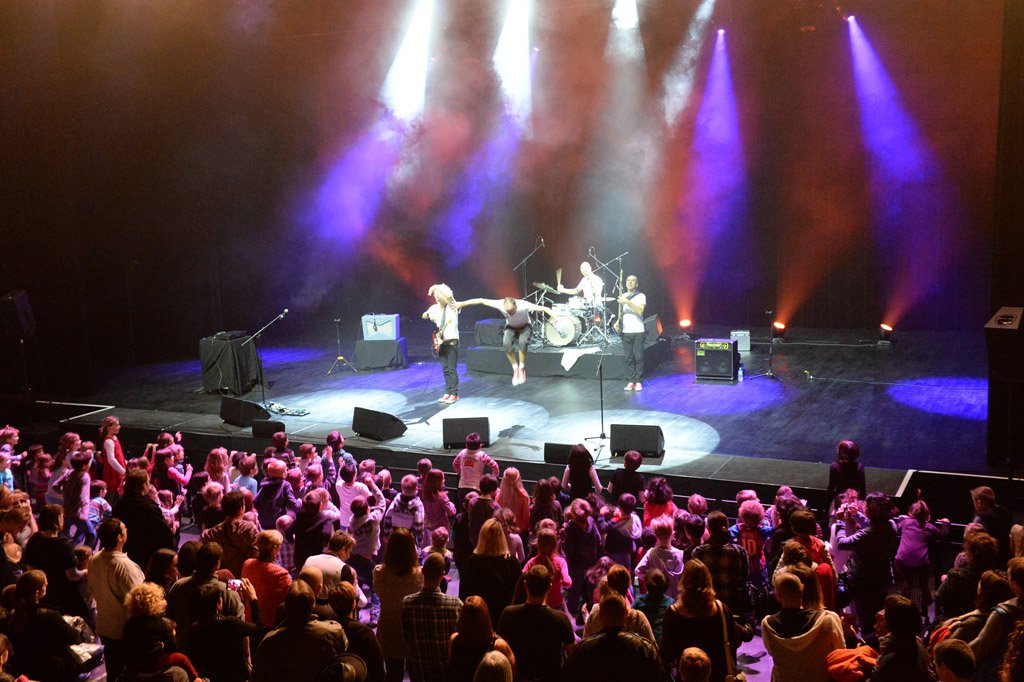 SaintDizierFR's tweet photo. Retour en image sur la venue du groupe #Balafon, mon premier concert rock
https://t.co/zdQcCqszyH #EclectikRock https://t.co/AcvfhIUv0L