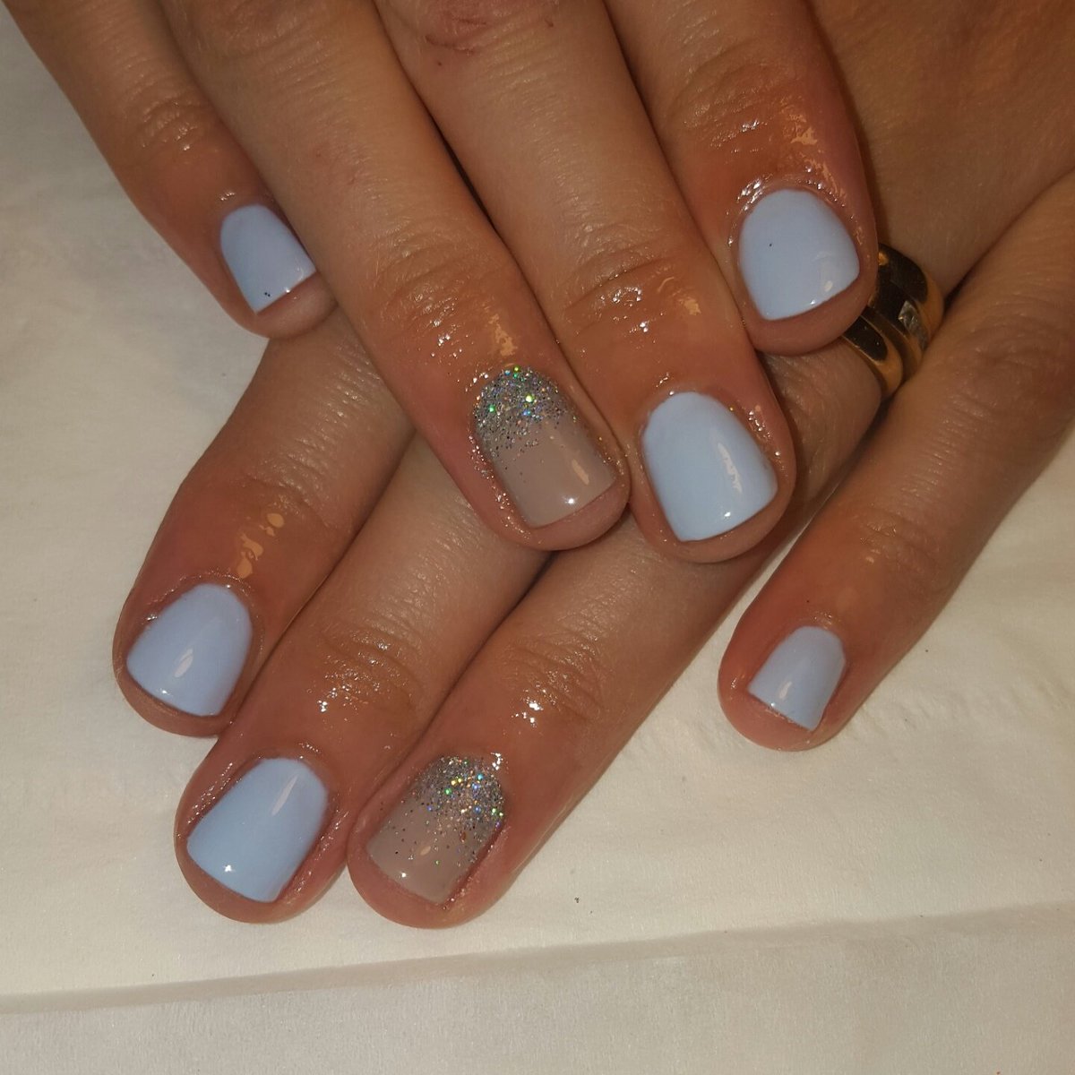 £10 shellac wednesday &amp; Thursdays Call 0151 792 3952