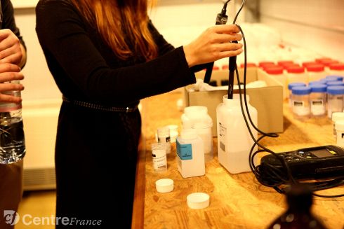 leberry_fr's tweet photo. À #Bourges, #LAEPS veut développer son savoir-faire dans l'analyse qualitative de l'#eau https://t.co/WakHiWRo05 https://t.co/ytY5HLo6Xp
