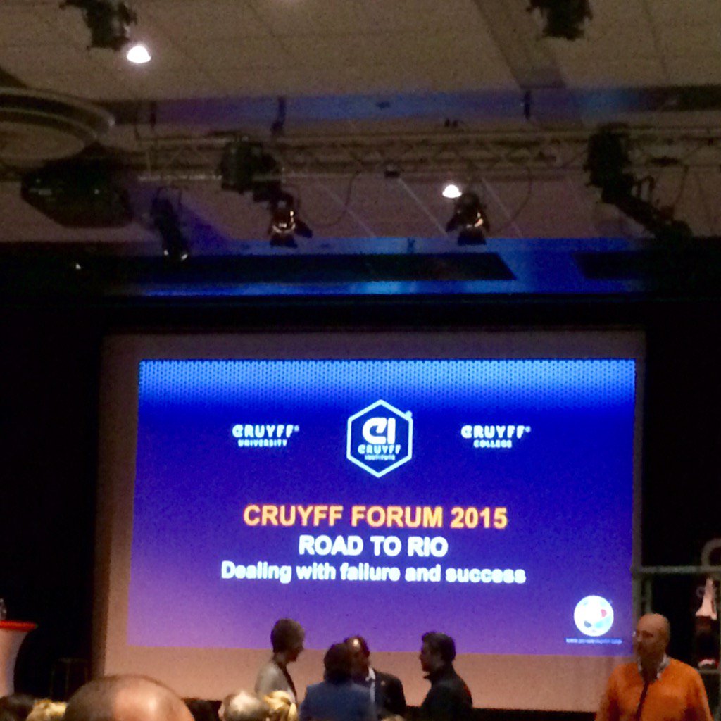 Vera_Koedooder's tweet photo. Het Cruyff Forum @Papendal gaat beginnen! 😃 @Cruyff_Inst_NL #CruyffForum #RioTalks https://t.co/QDWlkjQWqV
