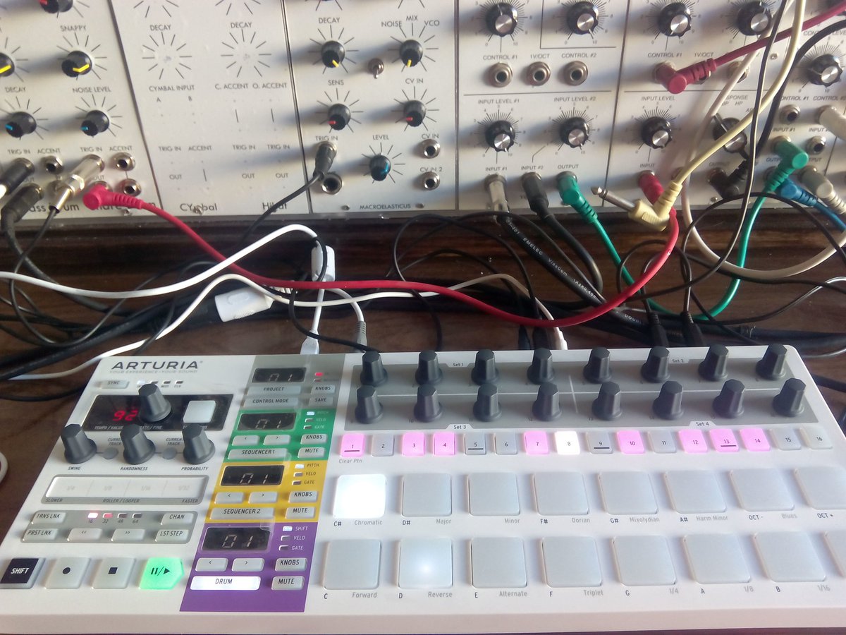 ClapMusicSound's tweet image. Nuevo &quot;juguetito&quot;!! My modular synth have new brain!
@ArturiaOfficial #stepsequencer #BeatstepPro #modularsynth