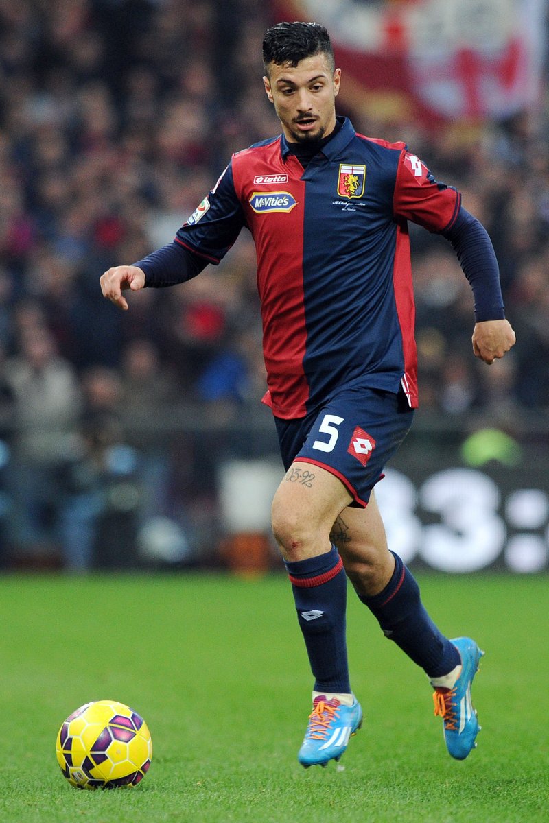 CalcioNews24's tweet photo. #Genoa: #Arsenal su #Izzo, nel mirino #Lapadula e #Trotta per l'attacco https://t.co/018BfPsOEc #calciomercato https://t.co/NJXEwVMJKL