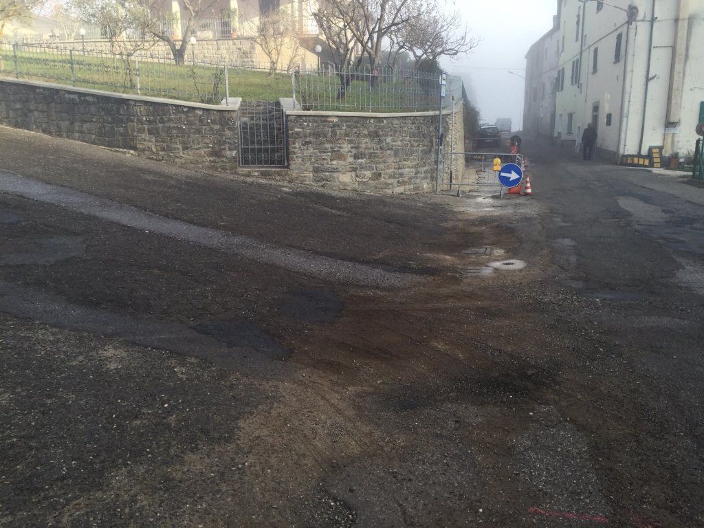 ComuneMarradi's tweet photo. Da oggi a giovedì interventi di asfaltatura, oltre che #casapacini anche in zona #casacarloni. Possibili disagi https://t.co/RauIv0hvme