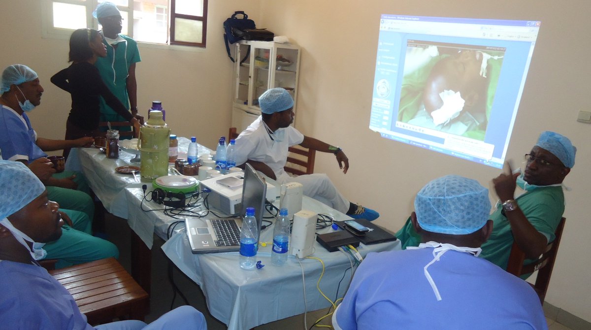 Amref_UK's tweet photo. Our surgeons train local doctors in #fistula #repair so they can reach more women, creating #sustainable #change https://t.co/Q5RG1NM24Z