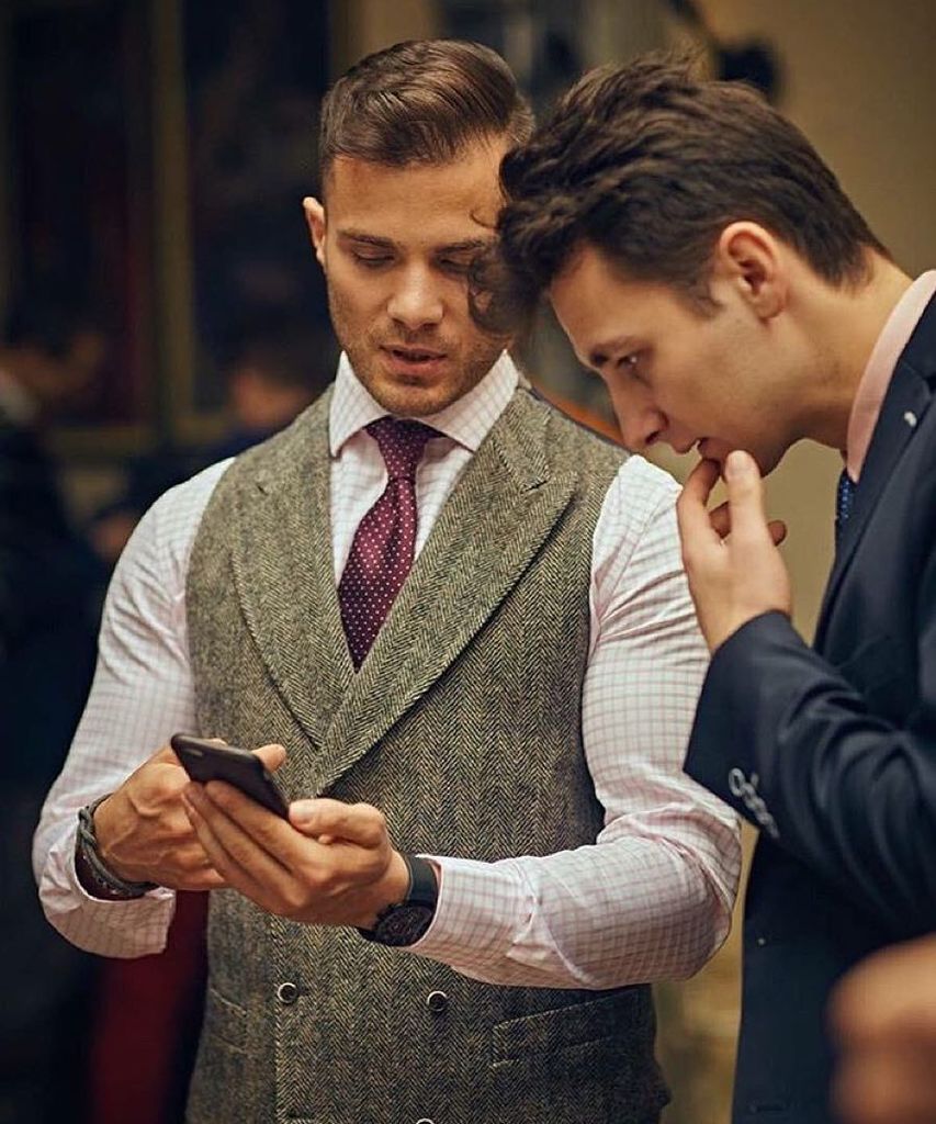 Suitup_time's tweet photo. Klasa! @gronofit wybrał do stylizacji naszą koszulę Check Pink Twill #jamesbutton #class #… https://t.co/slE92qAhrI https://t.co/t4DjaMUsty