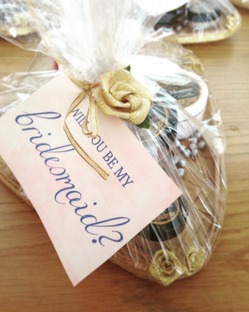 bliscent's tweet photo. What better way to say #willyoubemybridesmaid than a hamper full of luxurious treats! 😁
#BLISCENThampers https://t.co/FkMNTjEPTK