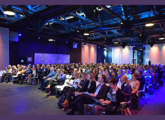 Frankwatching's tweet photo. Communicatie: hoe krijg je grip op het ongrijpbare? https://t.co/5mQUuoiqBI door @renataverloop #commgres15 https://t.co/5ENPvIwA3u