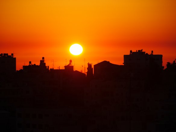 "La 3ème #intifada se fera entre palestiniens eux-mêmes" Un habitant de Ramallah  franceculture.fr/emission-ville…